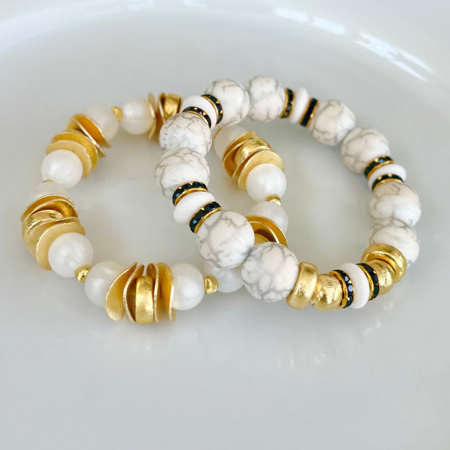 GOLD WAVY DISC AND PEARLIZED IVORY BANGLE