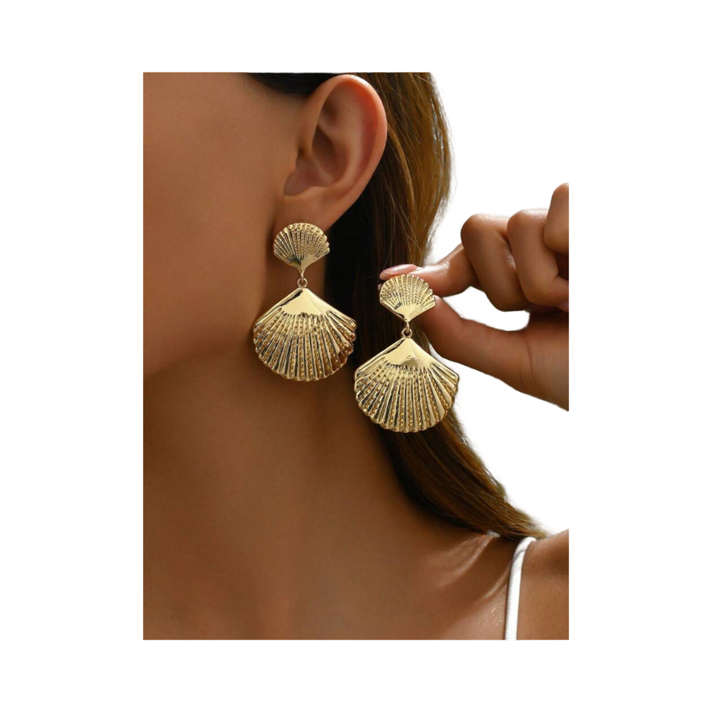 GOLD SEASHELL HOOP EARRING