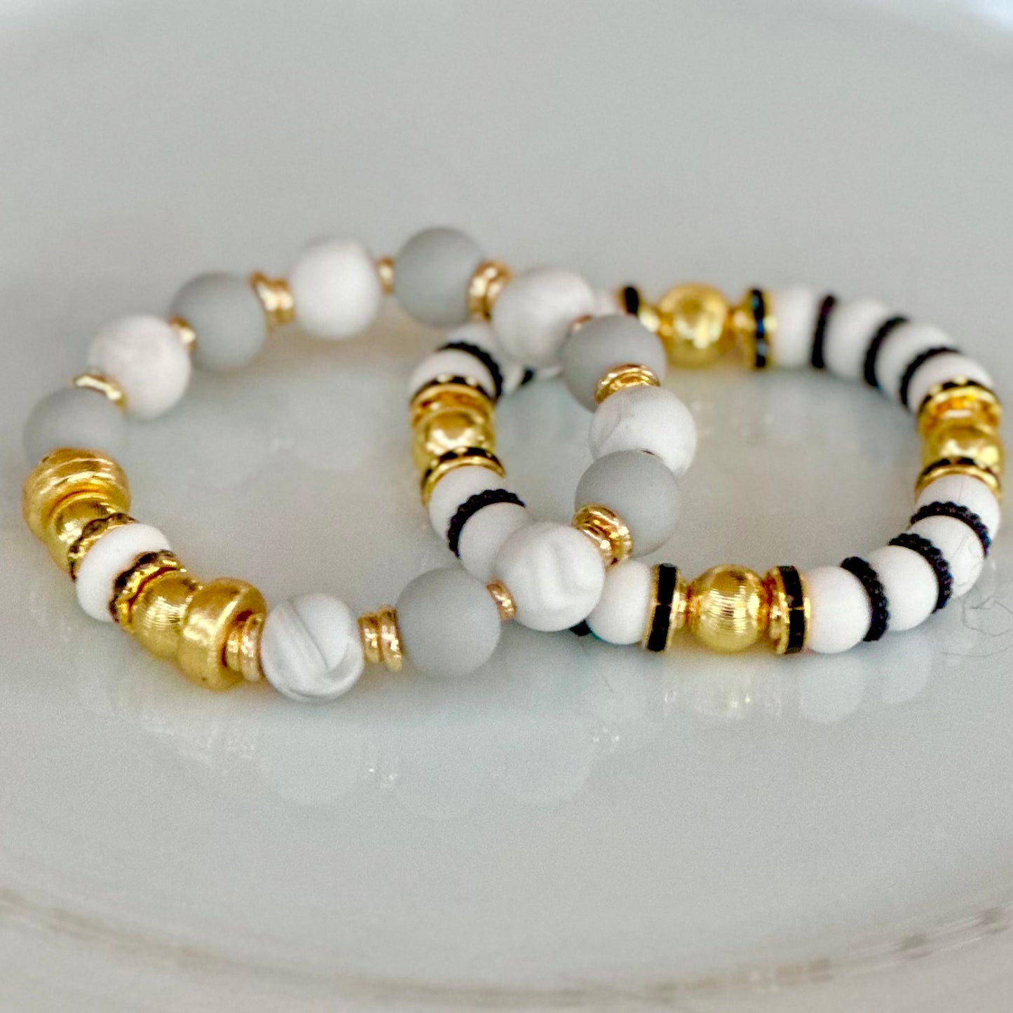 WHITE MARBLE AND LIGHT GRAY MINI BANGLE WITH GOLD ACCENTS